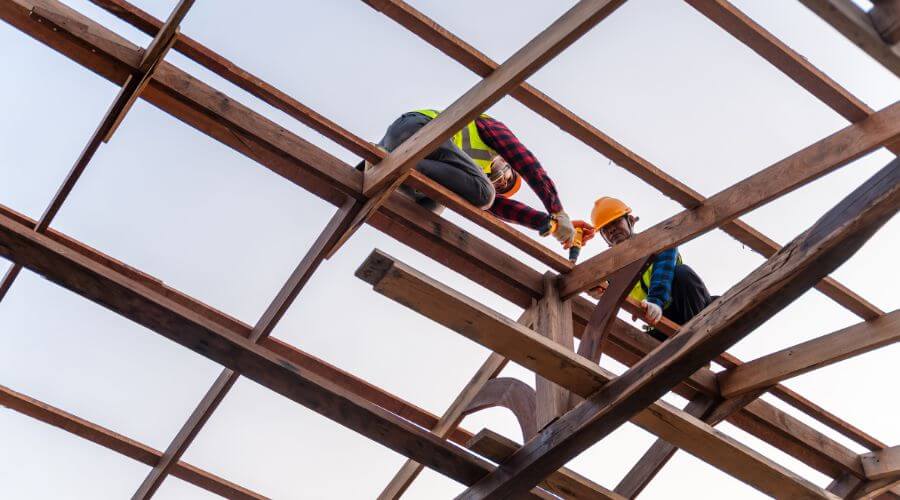 Professional gutter cleaning services in Castroville, TX